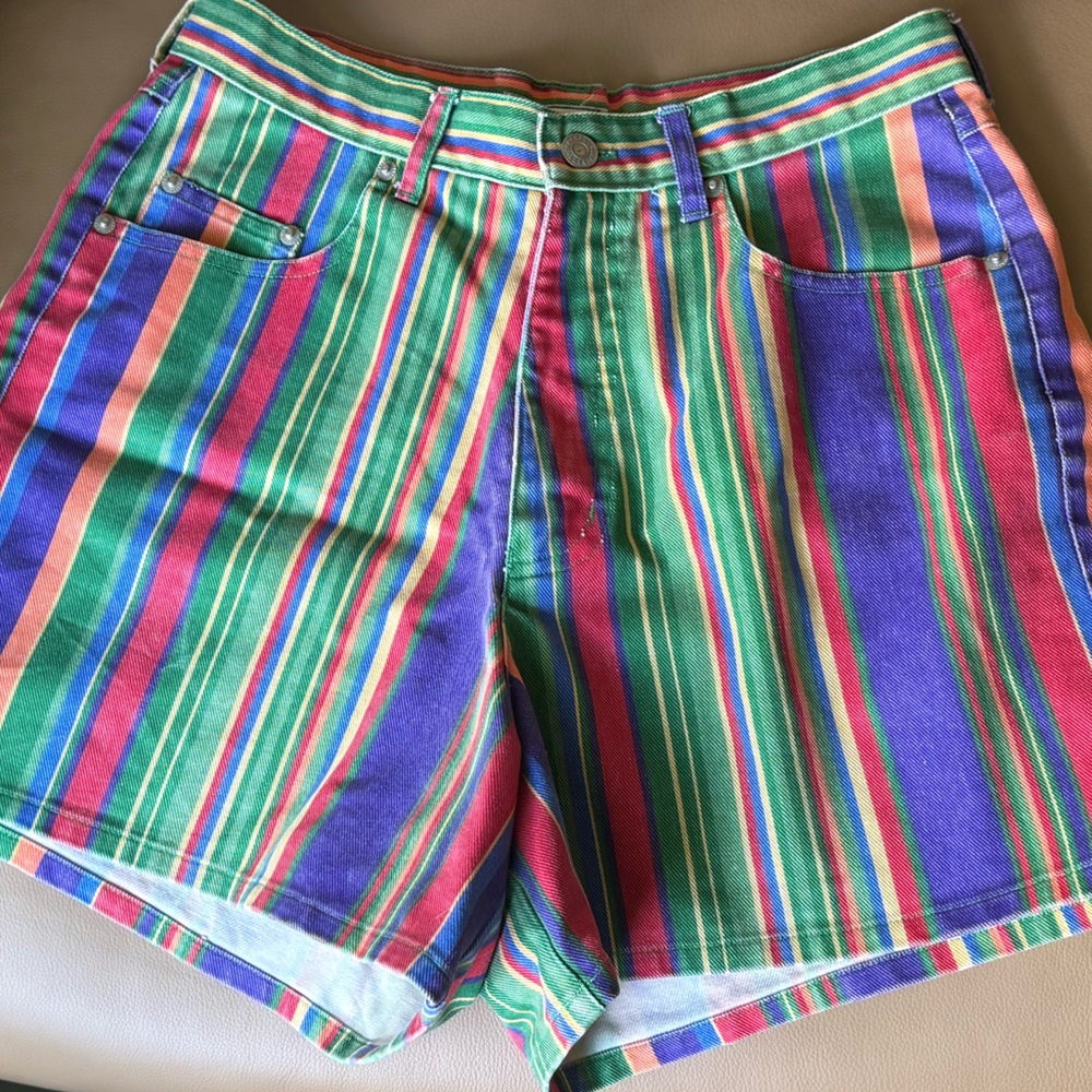 Vintage jean shorts by SKOOZI